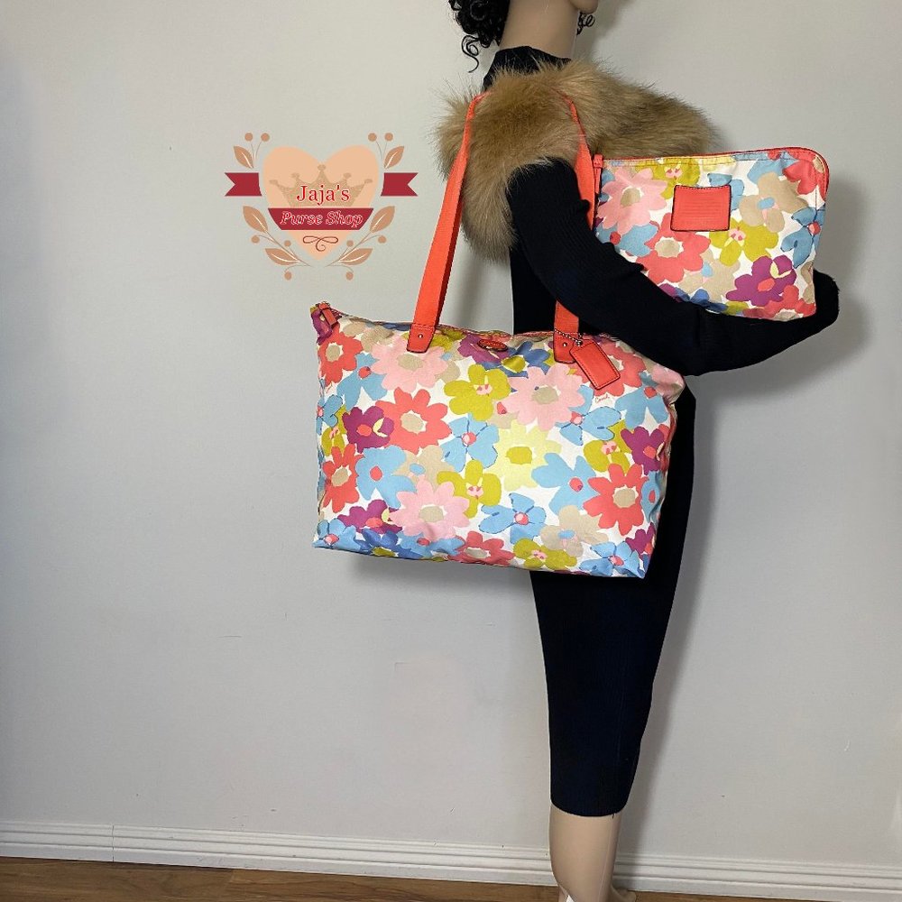 ❤️❤️❤️❤️SOLD❤️❤️❤️❤️Coach Floral Fabric-Nylon Bag & Snap Pouch🧡 - Picture 14 of 17